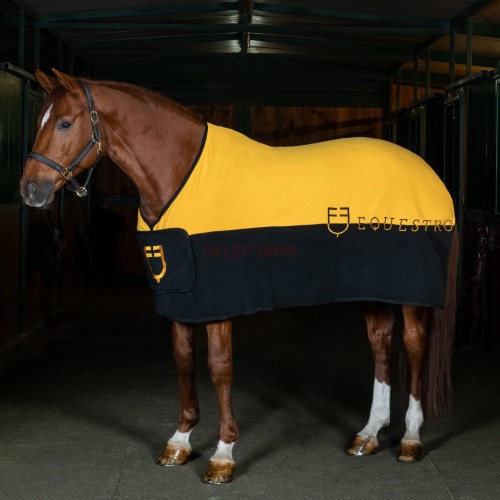 Derka polarowa dwukolorowa Equestro Derka wykonana z miękkiego, niemechacącego się polaru, wysoce oddychającego i lekkiego.