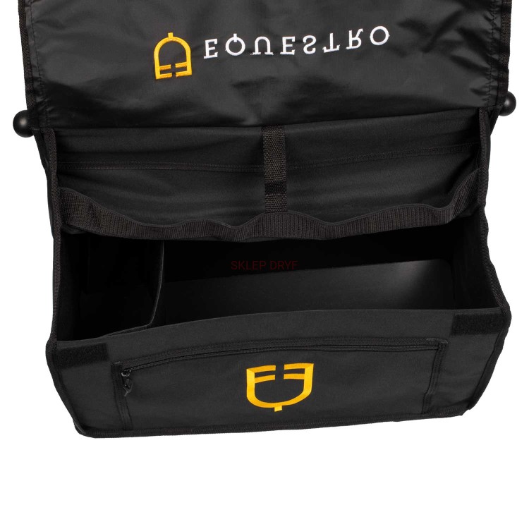 Torba na boks  Torba pielęgnacyjna z uchwytem wykonana jest z wytrzymałego, wysokiej jakości poliestru, co zapewnia długą żywotność i łatwą konserwację.